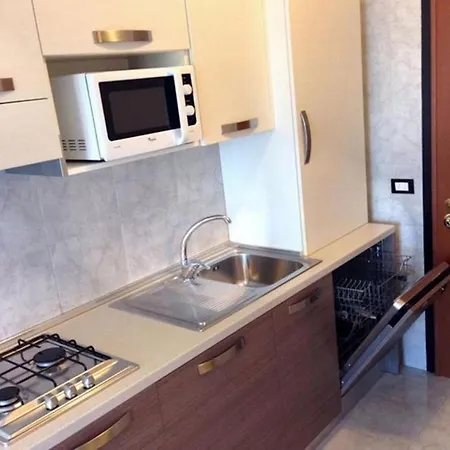 Apartment Enjoy Poolside Comfort - Beahost